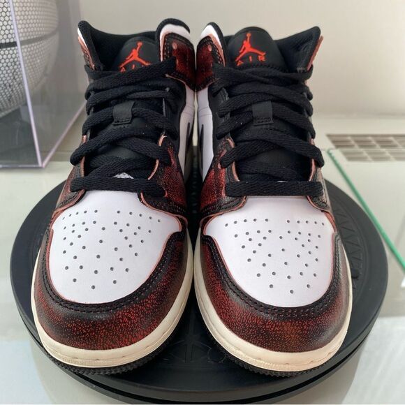 🆕 Air Jordan 1 Mid SE GS 'Wear-Away' - Womens 6 - Picture 8 of 11